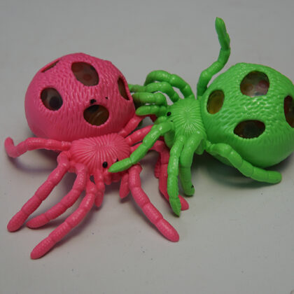 #1332 Zirnekļi (dažādās krāsās) / Cena 2.40 EUR (1 gab)