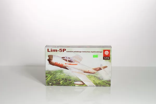 #1317 Lidmašīna / Cena 5.65 EUR