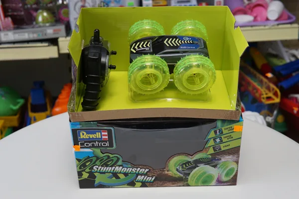 #1321 Auto ar tālvadības pulti 'Stunt Monster Mini' / Cena 25.95 EUR