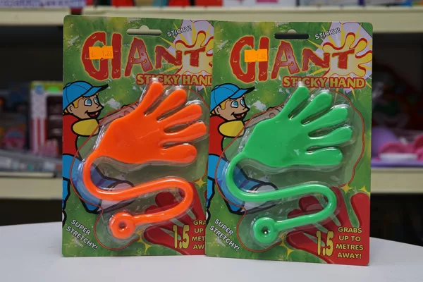#1335 Sticky hand / Cena 1.60 EUR (1 gab)