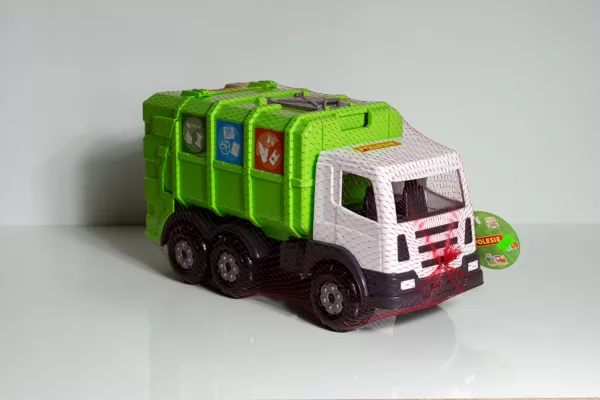 #1305 Zaļš kravas auto / Cena 12.15